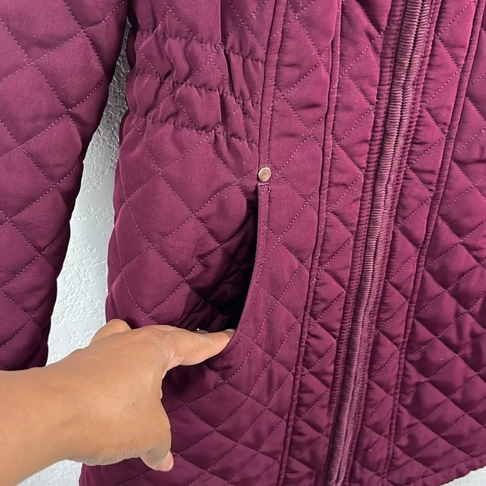 Liz Claiborne Women's Lightweight burgundy Quilted Jacket With Out Hood Sz S